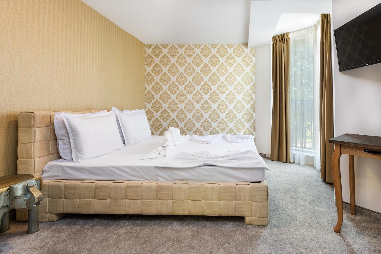 Opu Boutique Hotel Varna ภายนอก รูปภาพ