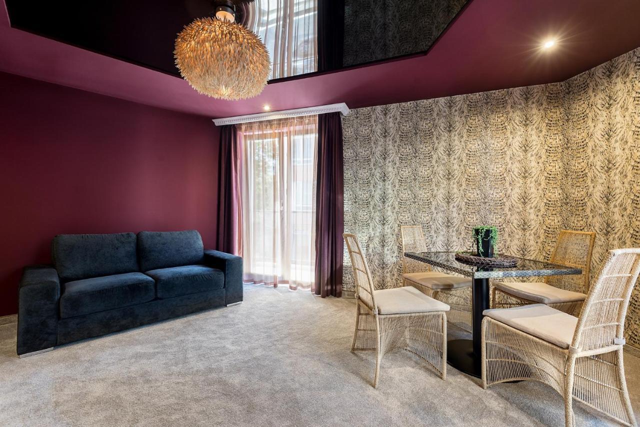 Opu Boutique Hotel Varna ภายนอก รูปภาพ