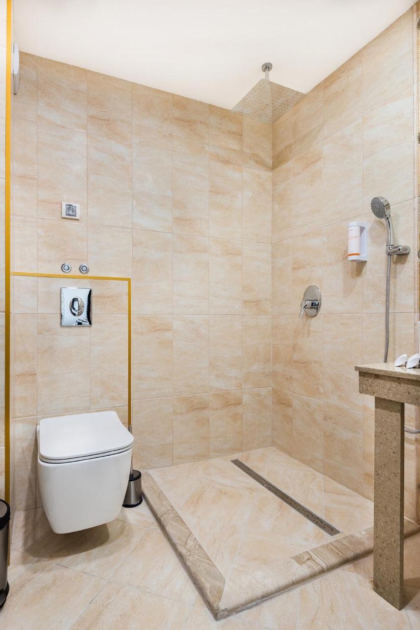 Opu Boutique Hotel Varna ภายนอก รูปภาพ