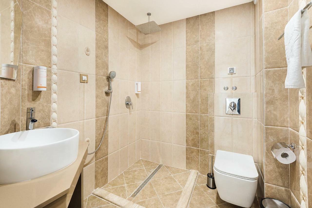 Opu Boutique Hotel Varna ภายนอก รูปภาพ