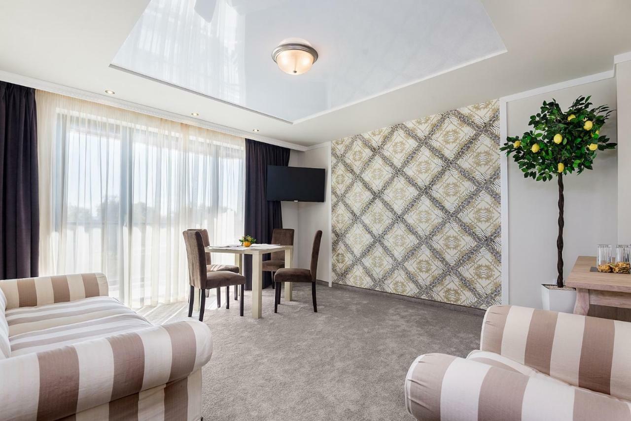 Opu Boutique Hotel Varna ภายนอก รูปภาพ