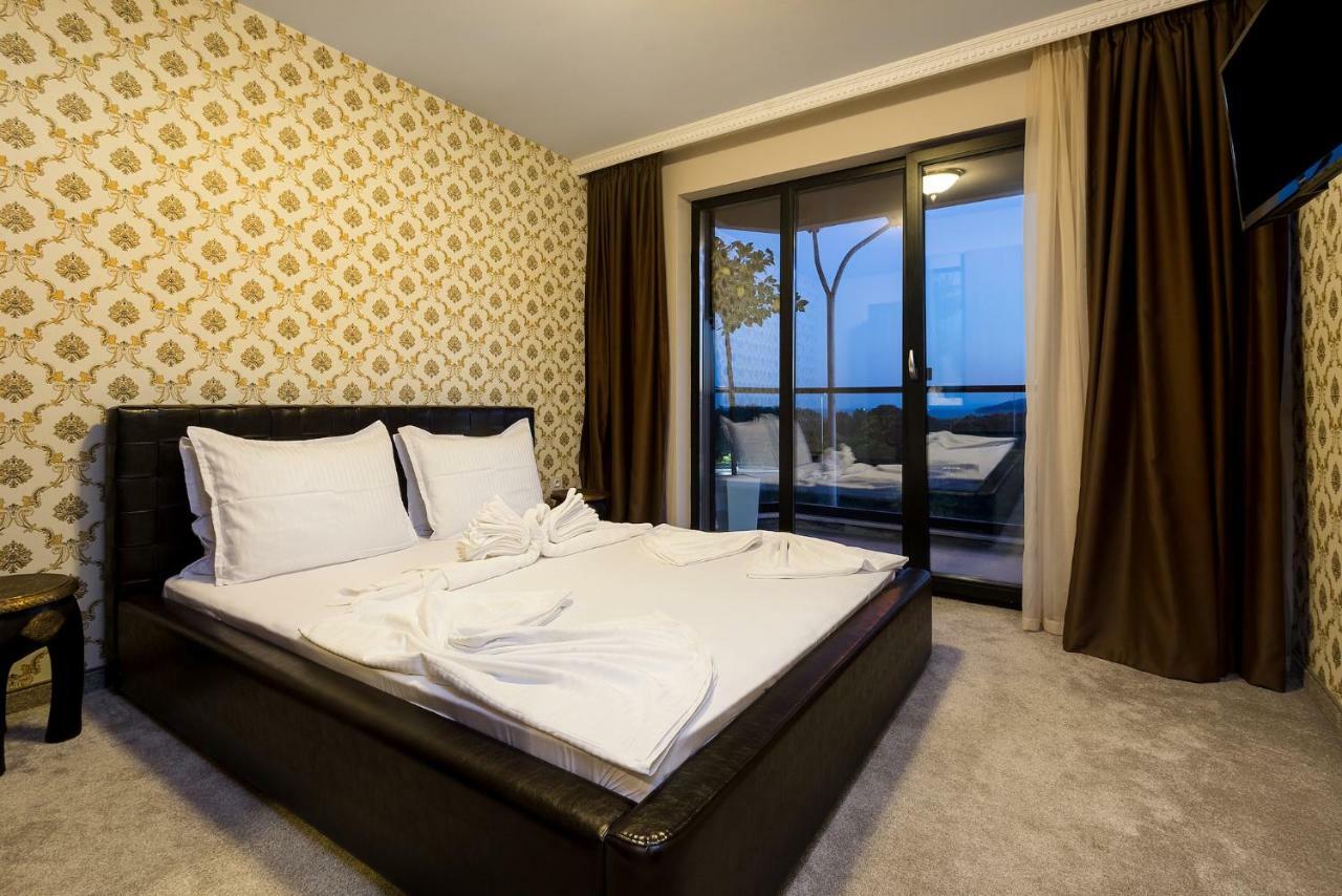 Opu Boutique Hotel Varna ภายนอก รูปภาพ