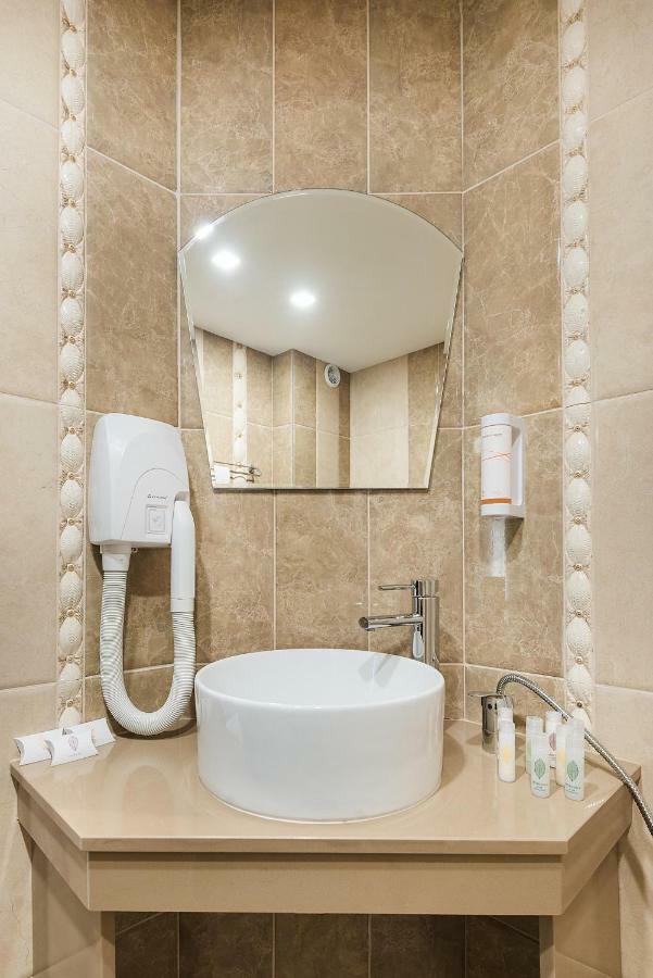 Opu Boutique Hotel Varna ภายนอก รูปภาพ