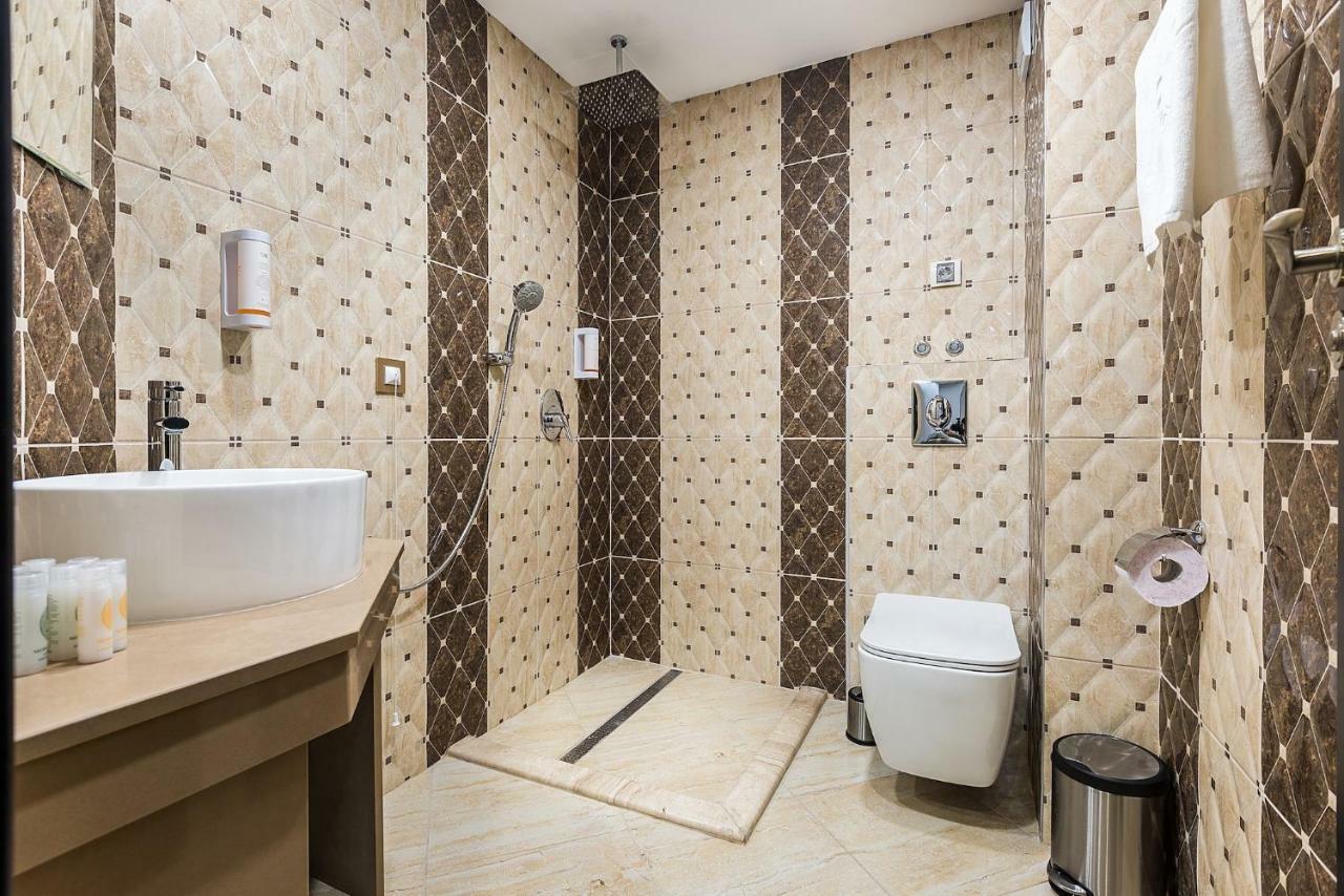 Opu Boutique Hotel Varna ภายนอก รูปภาพ