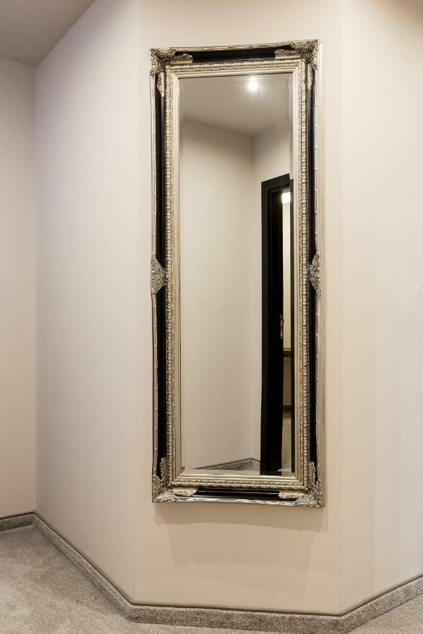 Opu Boutique Hotel Varna ภายนอก รูปภาพ